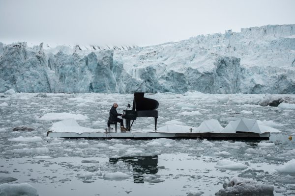 Italian Pianist Ludovico Einaudi screams for the salvation of the Artic through the piano keys..